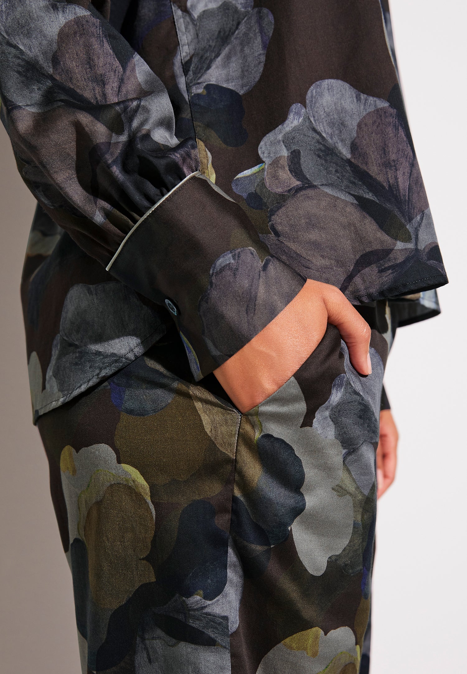 Cotton Sateen Print | Pyjama lang - florals brown - Image 4
