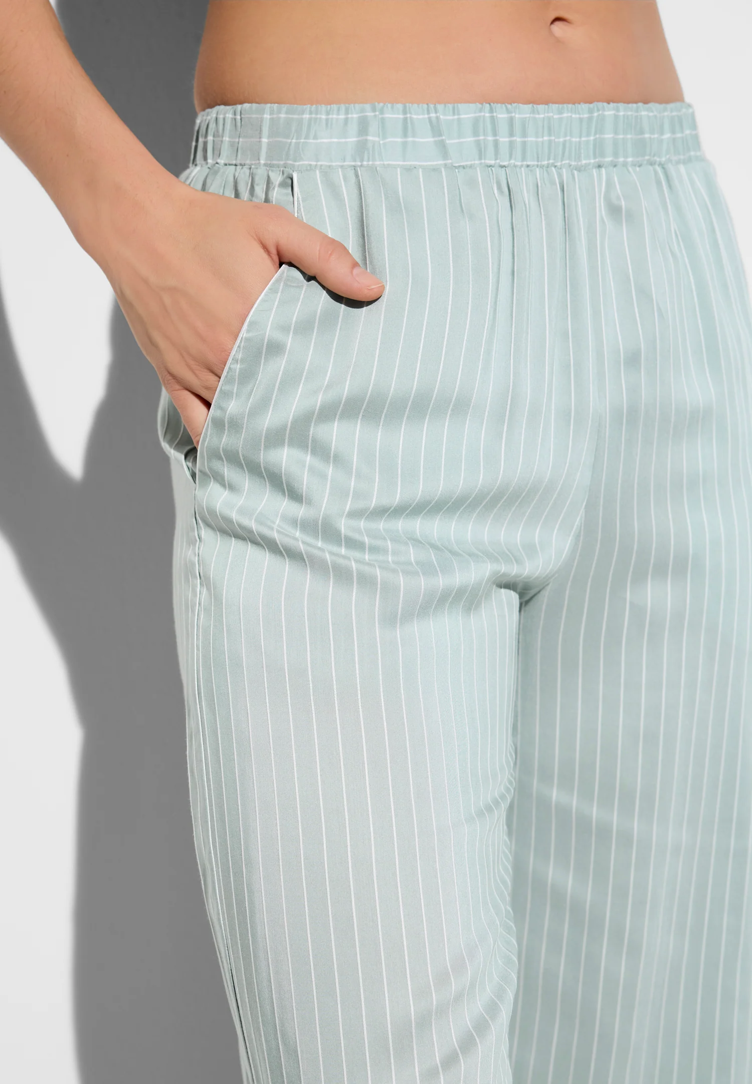 Feminine Stripes | Hose lang - sage stripes - Image 4