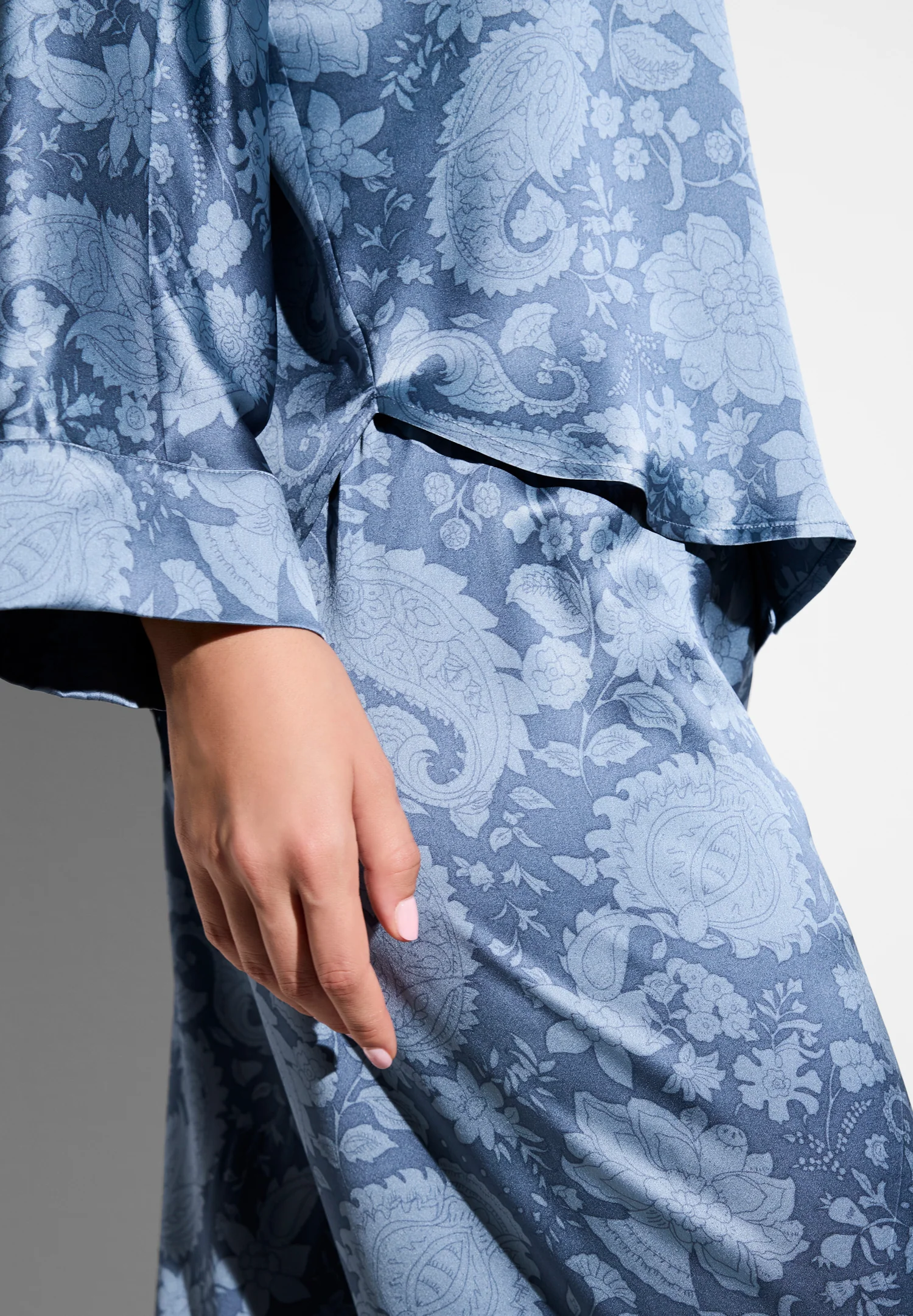 Luxury Silk | Pyjama lang - paisley blue - Image 4