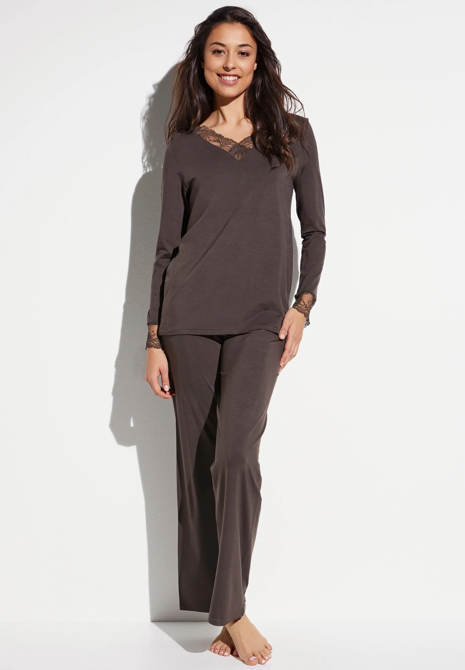 Sensual Fashion | Pyjama lang - black olive