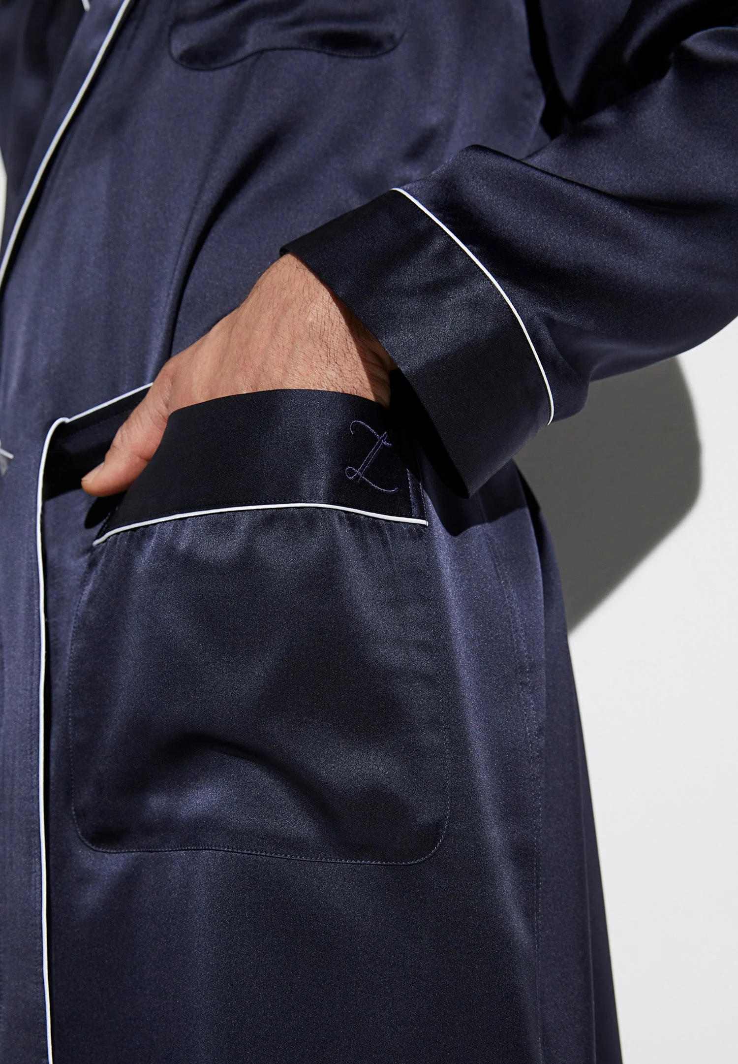 Silk Nightwear | Morgenmantel lang - navy - Image 3