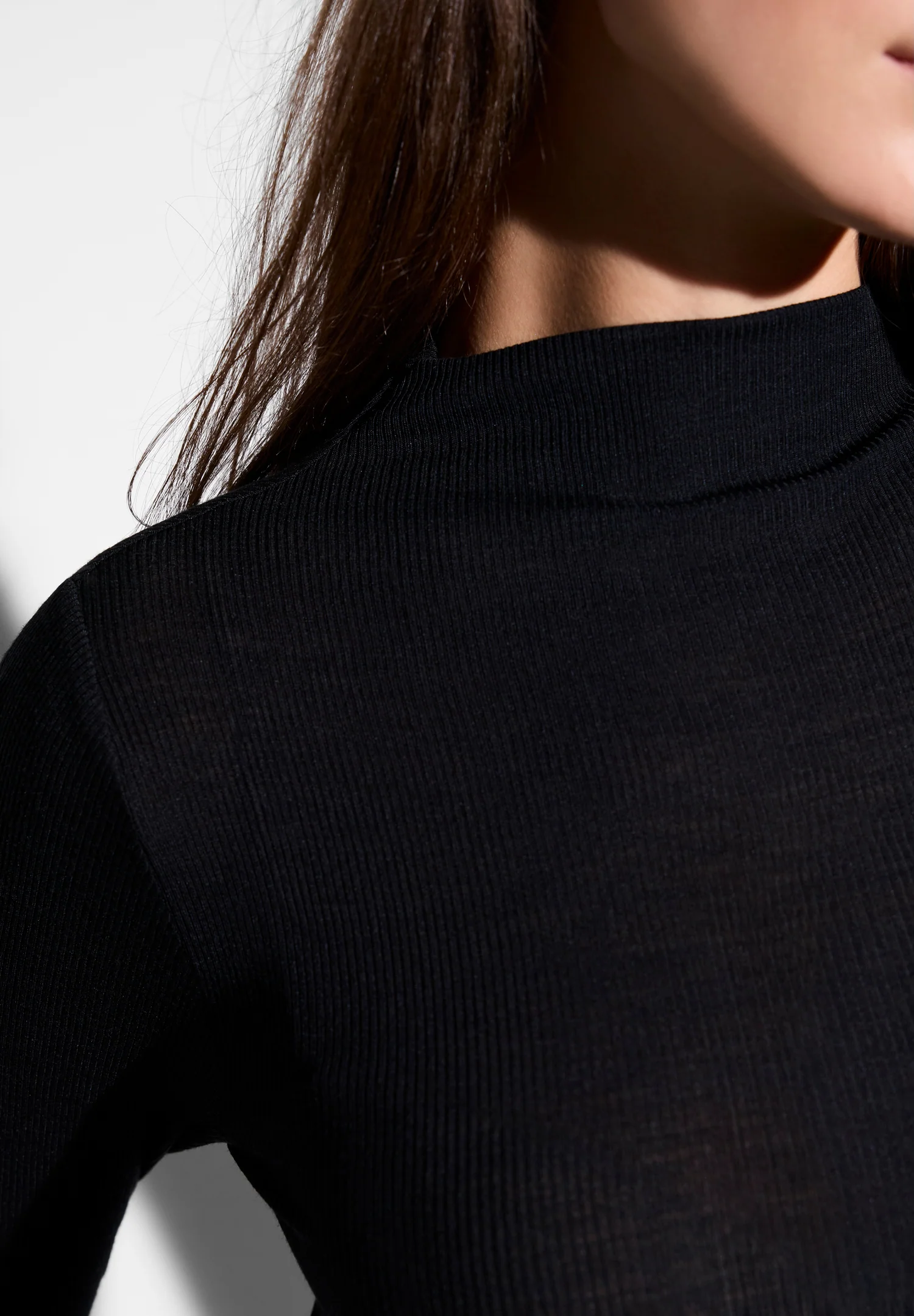 Wool & Silk | T-Shirt langarm - black - Image 4