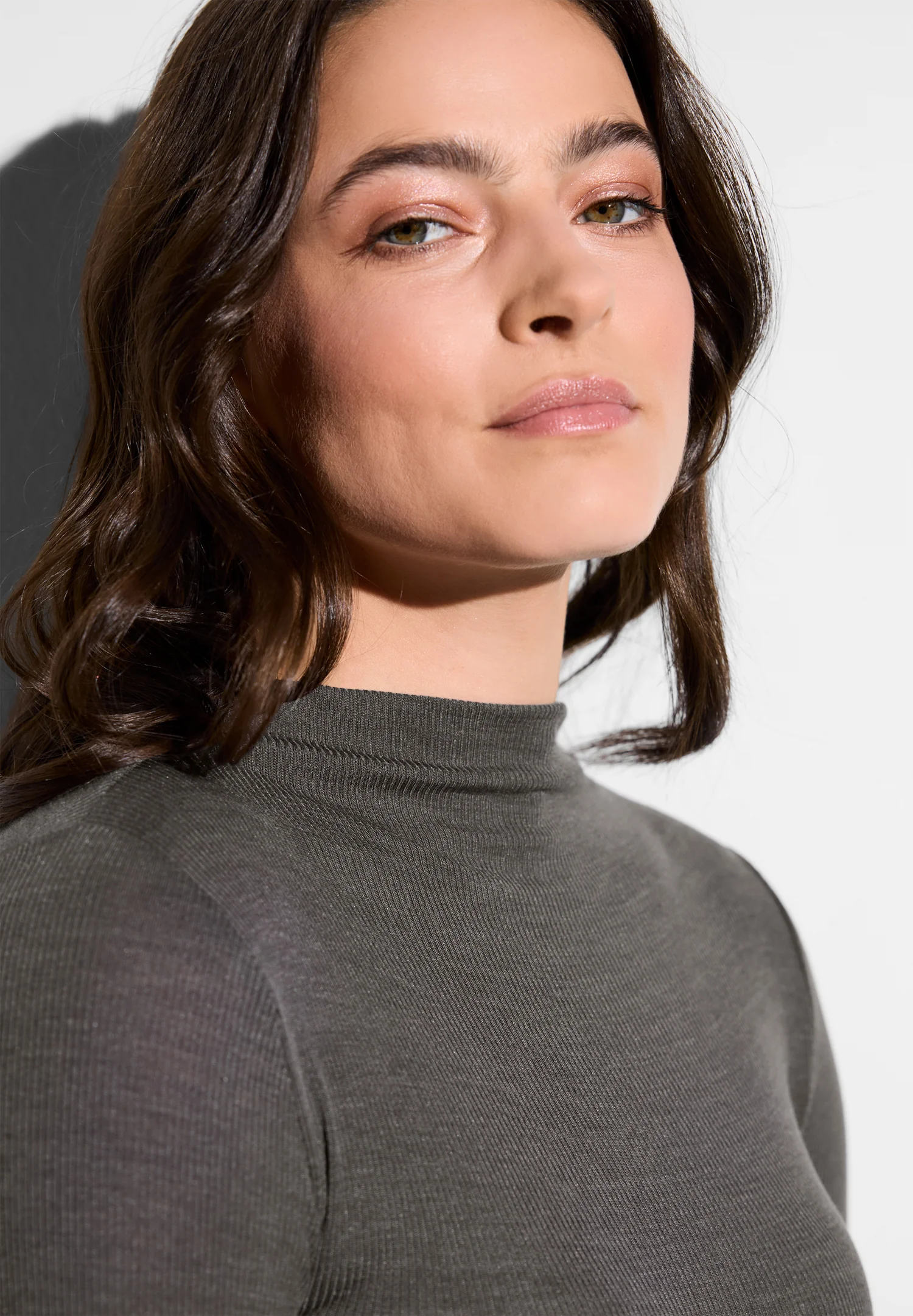 Wool & Silk | Damen T-Shirt langarm mit Mock-Neck - mink - Image 3